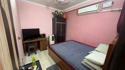 Bedroom Image of 1250 Sq.ft 3 BHK Builder Floor for sale in Palam New Delhi for Rs. 12900000