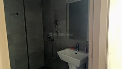 Bathroom Image of 299 Sq.ft 1 RK Studio for rent in Omaxe India Trade Centre, Alpha II Greater Noida for Rs. 25000