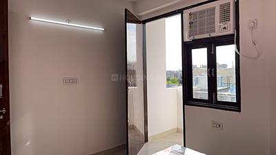 Bedroom Image of 569 Sq.ft 1 BHK Apartment / Flat for rent in Saket New Delhi for Rs. 18000