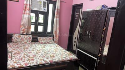 Bedroom Image of 900 Sq.ft 3 BHK Apartment / Flat for sale in Krishna Nagar New Delhi for Rs. 6500000