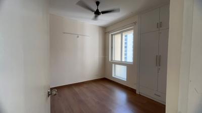 Bedroom Image of 1200 Sq.ft 3 BHK Apartment / Flat for rent in Jaypee Kosmos, Sector 134 Noida for Rs. 27500
