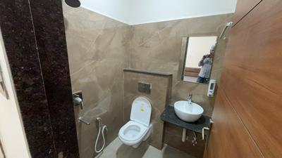 Bathroom Image of 850 Sq.ft 1 BHK Builder Floor for rent in Mahalakshmi Nagar Indore for Rs. 18000