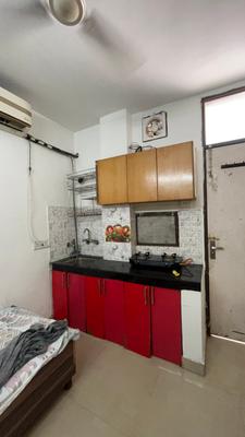Kitchen Image of 200 Sq.ft 1 RK Apartment / Flat for rent in Yusuf Sarai New Delhi for Rs. 12500