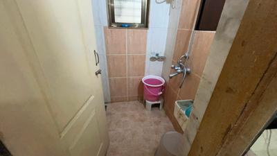 Bathroom Image of 550 Sq.ft 1 BHK Apartment / Flat for sale in Suyash Tower, Kopar Khairane Navi Mumbai for Rs. 10000001