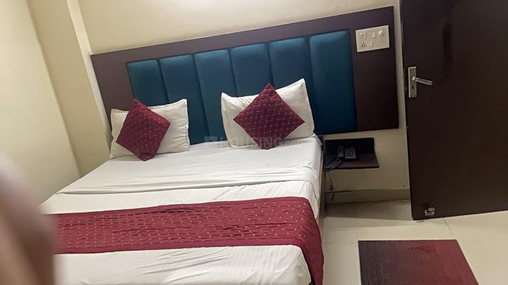 Airport palace mahipalpur  Bedroom 1