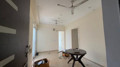 Living Room Image of 1075 Sq.ft 2 BHK Apartment / Flat for rent in Gaur City 7th Avenue, Noida Extension Greater Noida for Rs. 21000