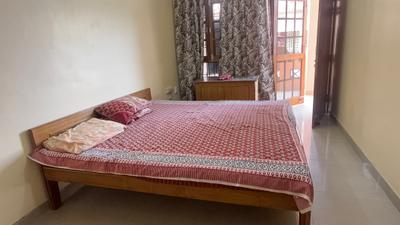 Bedroom Image of 1250 Sq.ft 2 BHK Builder Floor for rent in Indira Nagar Lucknow for Rs. 18000