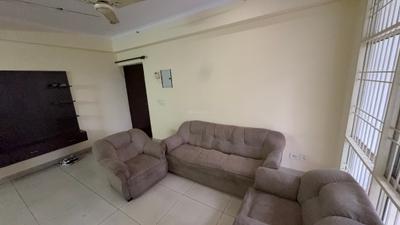 Living Room Image of 1150 Sq.ft 2 BHK Apartment / Flat for rent in Panchsheel Wellington, Crossings Republik Ghaziabad for Rs. 18000