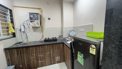 Kitchen Image of 650 Sq.ft 1 BHK Builder Floor for rent in Mahalakshmi Nagar Indore for Rs. 20000