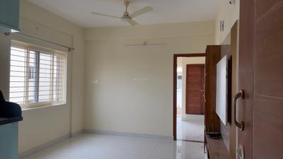 Living Room Image of 600 Sq.ft 1 BHK Apartment / Flat for rent in Whitefield Bengaluru for Rs. 23000