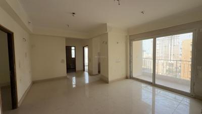 Living Room Image of 1200 Sq.ft 3 BHK Apartment / Flat for sale in Amrapali Crystal Homes Phase 1, Sector 76 Noida for Rs. 17875000