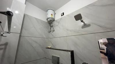 Bathroom Image of 1500 Sq.ft 1 RK Independent House for rent in Navlakha Indore for Rs. 14950