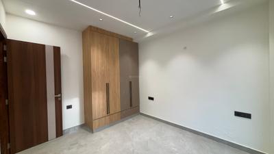 Bedroom Image of 1900 Sq.ft 4 BHK Apartment / Flat for sale in Sector 4 Rohini New Delhi for Rs. 16500000