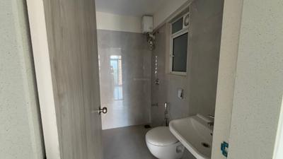 Bathroom Image of 500 Sq.ft 1 BHK Apartment / Flat for rent in Swastik Platinum, Vikhroli East Mumbai for Rs. 40000