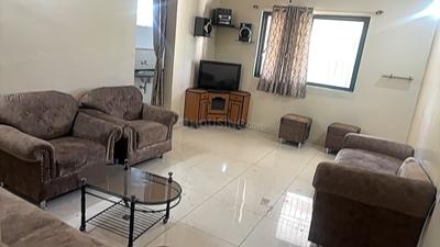 Daffodils Living Room 1