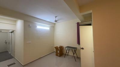 Living Room Image of 1200 Sq.ft 1 BHK Apartment / Flat for rent in Pyramid Infinity, Sector 70 Gurgaon for Rs. 16000