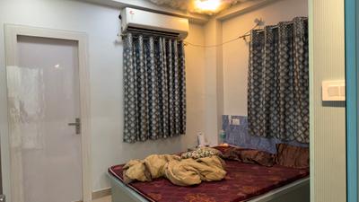 Bedroom Image of 800 Sq.ft 2 BHK Builder Floor for rent in Picnic Garden Kolkata for Rs. 22000
