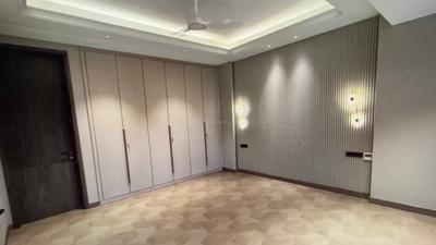 Bedroom Image of 2925 Sq.ft 4 BHK Builder Floor for sale in Model Town New Delhi for Rs. 50000000