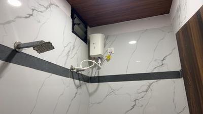 Bathroom Image of 1500 Sq.ft 1 BHK Builder Floor for rent in Mahalakshmi Nagar Indore for Rs. 19000