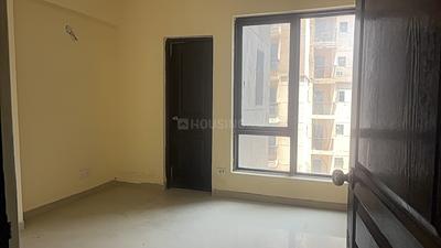 Bedroom Image of 1968 Sq.ft 4 BHK Apartment / Flat for sale in Logix Blossom County, Sector 137 Noida for Rs. 23000000