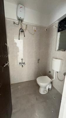 Bathroom Image of 650 Sq.ft 1 BHK Apartment / Flat for rent in Sanskruti Meander, Wagholi Pune for Rs. 14000