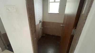 Bathroom Image of 682 Sq.ft 1 BHK Apartment / Flat for rent in Gera Park View, Kharadi Pune for Rs. 28000