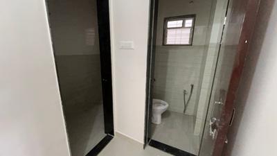 Bathroom Image of 720 Sq.ft 1 BHK Apartment / Flat for rent in Kharadi Pune for Rs. 20000