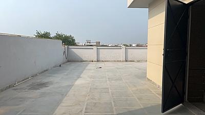 Balcony Image of 1700 Sq.ft 4 BHK Duplex for sale in GTB Nagar New Delhi for Rs. 40000000