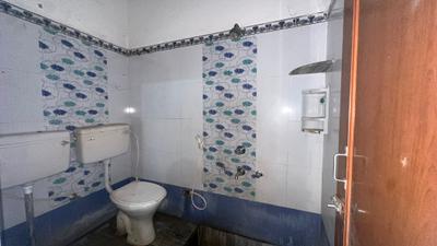 Bathroom Image of 800 Sq.ft 2 BHK Builder Floor for rent in Urali Cuttack for Rs. 8000
