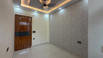 Bedroom Image of 810 Sq.ft 2 BHK Builder Floor for rent in Razapur Khurd New Delhi for Rs. 17500