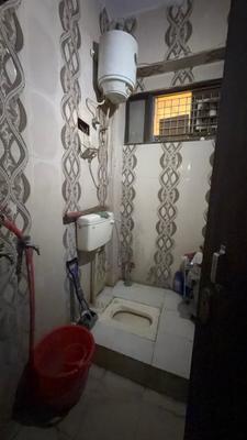 Bathroom Image of 675 Sq.ft 2 BHK Apartment / Flat for sale in Dwarka Mor New Delhi for Rs. 3350000