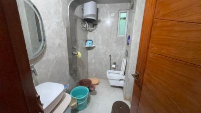 Bathroom Image of 650 Sq.ft 1 BHK Builder Floor for sale in D M Homes, Sector 73 Noida for Rs. 3000000