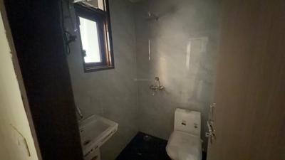 Bathroom Image of 1000 Sq.ft 1 RK Apartment / Flat for rent in Palam Vihar Extension Gurgaon for Rs. 16500