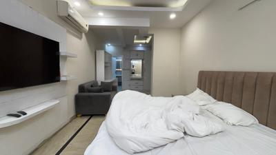 Bedroom Image of 2000 Sq.ft 2 BHK Builder Floor for rent in DLF Phase 1 Gurgaon for Rs. 50000