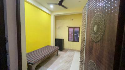 Bedroom Image of 960 Sq.ft 3 BHK Builder Floor for rent in Bhelupur Varanasi for Rs. 18000
