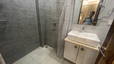 Bathroom Image of 1000 Sq.ft 1 BHK Builder Floor for rent in Sector 38 Gurgaon for Rs. 39000