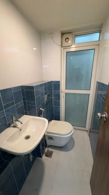 Bathroom Image of 570 Sq.ft 1 BHK Apartment / Flat for rent in Lodha Amara, Kolshet Thane for Rs. 27000