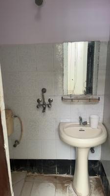 Image of 1500 Sq.ft 3 BHK Builder Floor for rent in Shastripuram, Agra for Rs. 12000