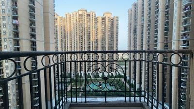 Image of 1090 Sq.ft 3 BHK Apartment / Flat for rent in Prateek Grand City, Siddharth Vihar, Ghaziabad for Rs. 30000