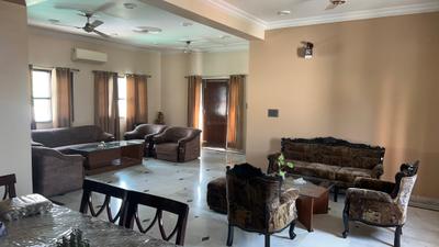 Living Room Image of 2300 Sq.ft 3.5 BHK Builder Floor for sale in Butler Colony Lucknow for Rs. 32500000