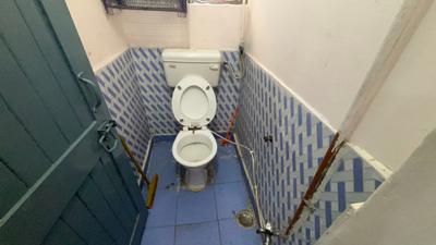 Bathroom Image of 950 Sq.ft 2 BHK Apartment / Flat for sale in Sector 7 Rohini New Delhi for Rs. 11000000