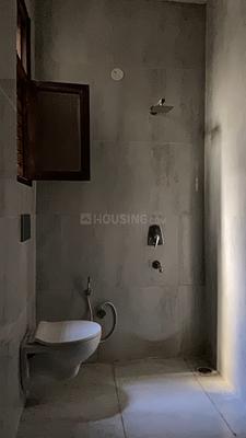 Bathroom Image of 600 Sq.ft 1 BHK Apartment / Flat for sale in Bajwa Sunny Enclave Global Hi Tech City, Harlal Pur Mohali for Rs. 2990000
