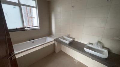 Image of 10068 Sq.ft 6 BHK Villa for sale in Godrej Crest, Jaypee Greens, Greater Noida for Rs. 260000000