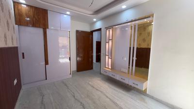 Bedroom Image of 1450 Sq.ft 4 BHK Apartment / Flat for sale in Sector 4 Rohini New Delhi for Rs. 12500000