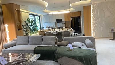 Living Room Image of 2450 Sq.ft 4 BHK Apartment / Flat for sale in Gurukrupa Alaknanda, Juhu Mumbai for Rs. 165500000