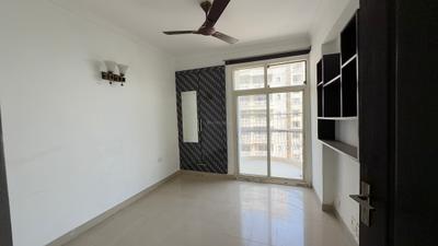 Bedroom Image of 1180 Sq.ft 2.5 BHK Apartment / Flat for sale in Amrapali Silicon City, Sector 76 Noida for Rs. 11900000