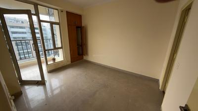 Bedroom Image of 1050 Sq.ft 2 BHK Apartment / Flat for rent in Gaurs Gaur Global Village, Crossings Republik Ghaziabad for Rs. 18000