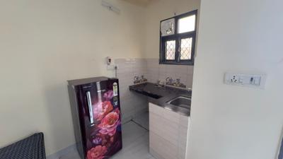 Kitchen Image of 400 Sq.ft 1 BHK Builder Floor for rent in Patel Nagar New Delhi for Rs. 19000