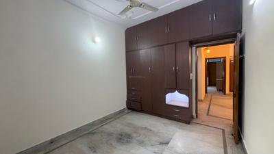 Bedroom Image of 1250 Sq.ft 3 BHK Builder Floor for rent in Vikaspuri New Delhi for Rs. 30000