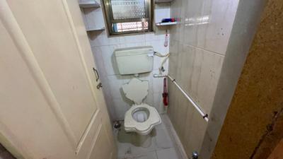 Bathroom Image of 550 Sq.ft 1 BHK Apartment / Flat for sale in Suyash Tower, Kopar Khairane Navi Mumbai for Rs. 10000001